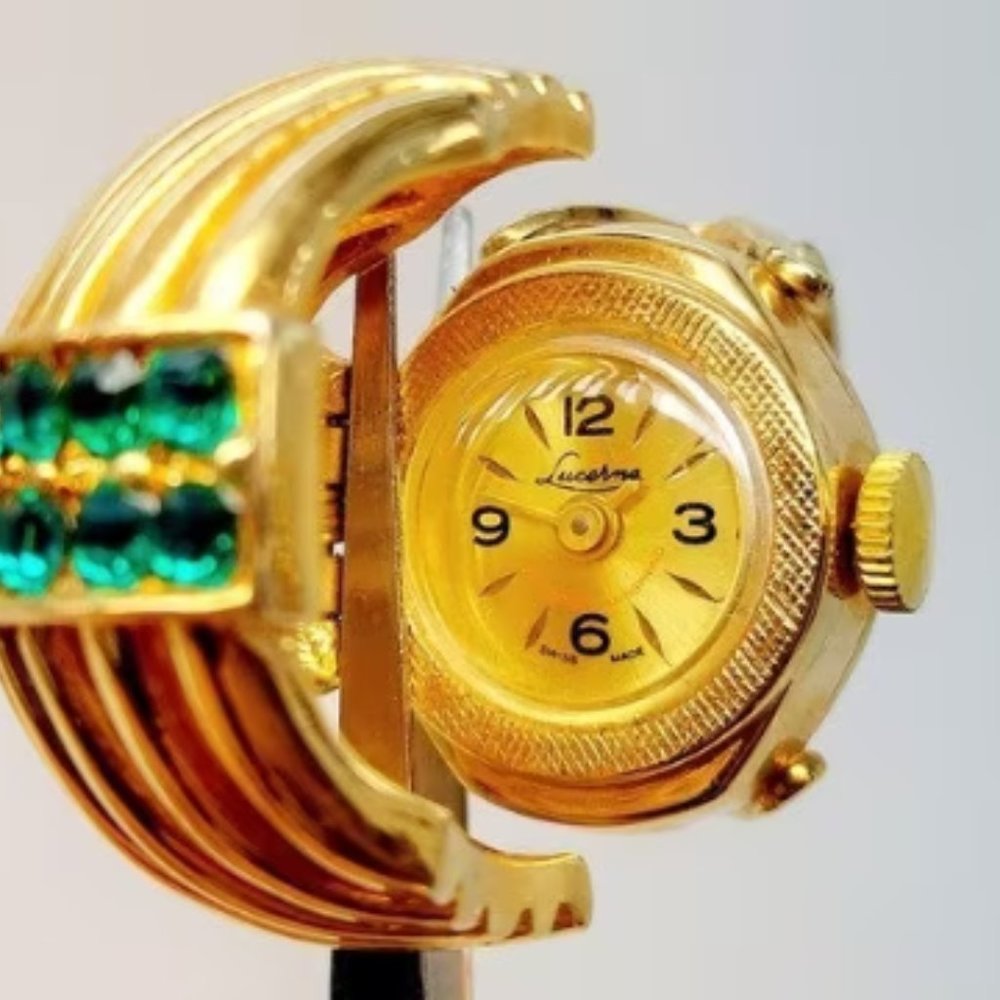 Vintage Lucerne ring watch retractable dome green rhinestones works